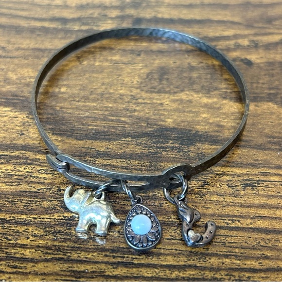 Vintage Good luck Charm hammered metal bracelet jewelry horseshoe,elephant,stone - Picture 15 of 15